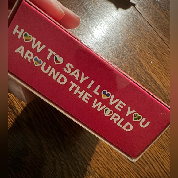 Cards: How To Say I Love You Around The World - Picture 2 of 3